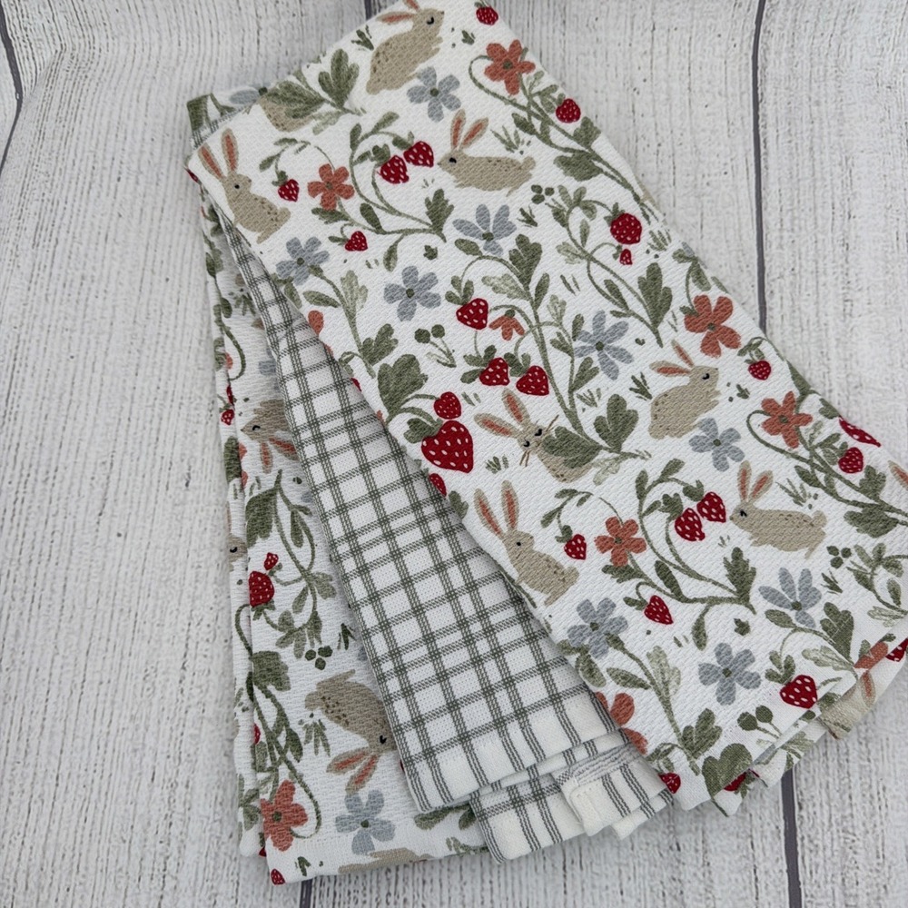 Shabby Chic Kitchen Towels (3) Rabbits Strawberries Green Plaid 100% Cotton